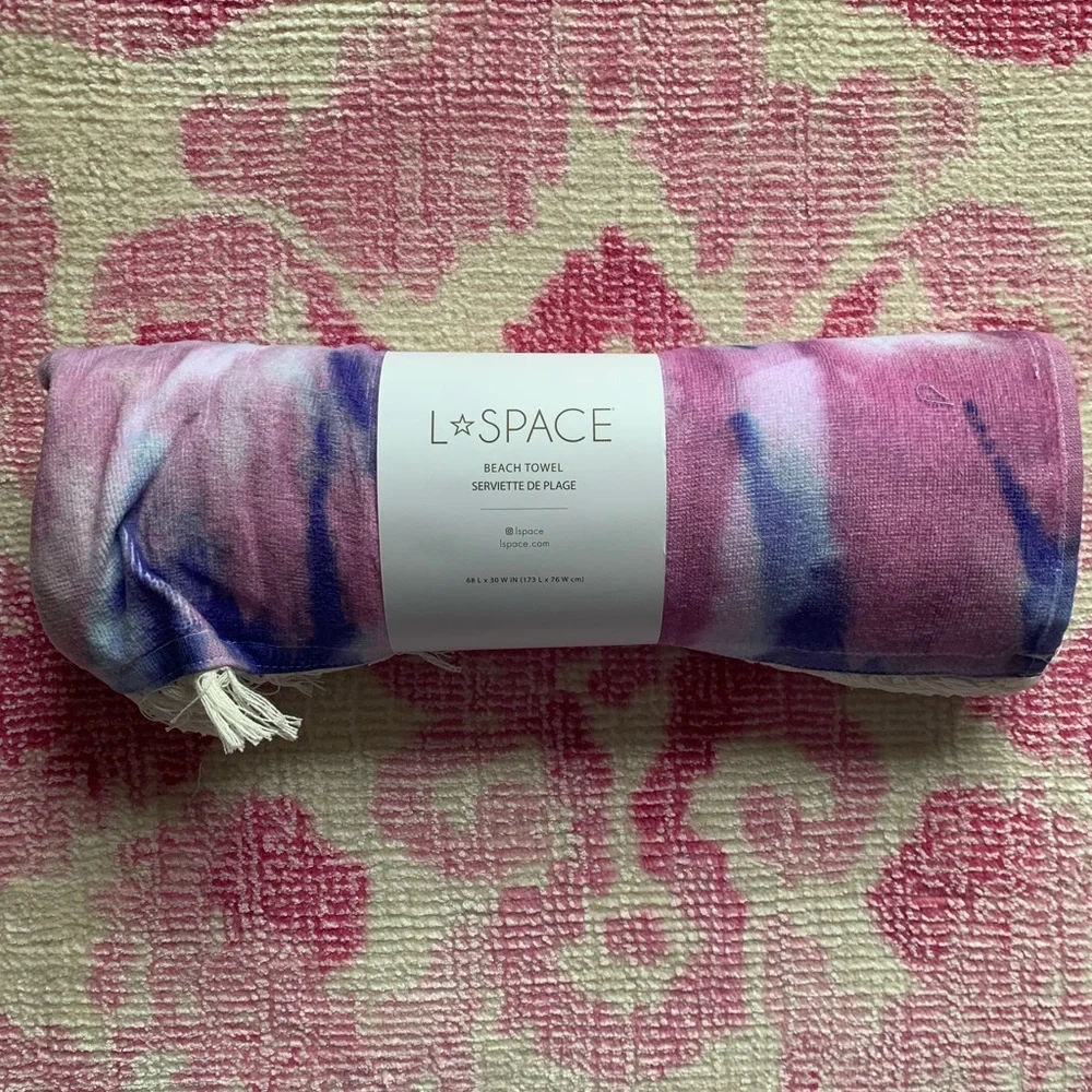 NWT L*Space Tie Dye Fringe Beach Towel